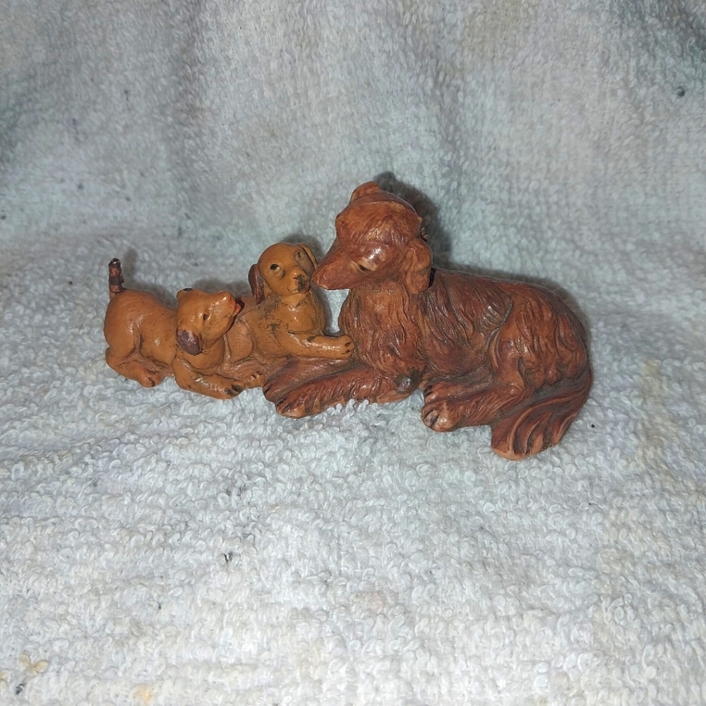 Fontanini Mom Pup Amd Babies Brown. Dog Figurine Set .VINTAGE